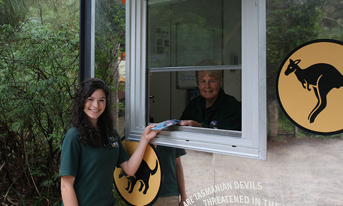 Smiling volunteers at Healesville Sanctuary
